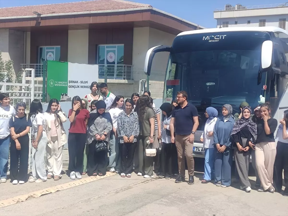 Şırnak Gençleri Çanakkale\'ye Uğurlandı