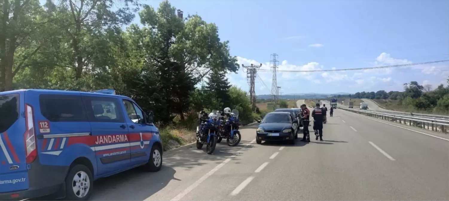 Sinop\'ta Huzur Uygulaması: 3 Aranan Kişi Yakalandı