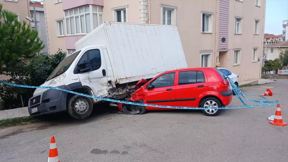Sinop\'ta Trafik Kazası: 3 Yaralı