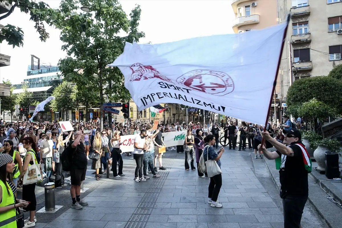 Belgrad\'da İsrail\'e Silah Yardımına Protesto