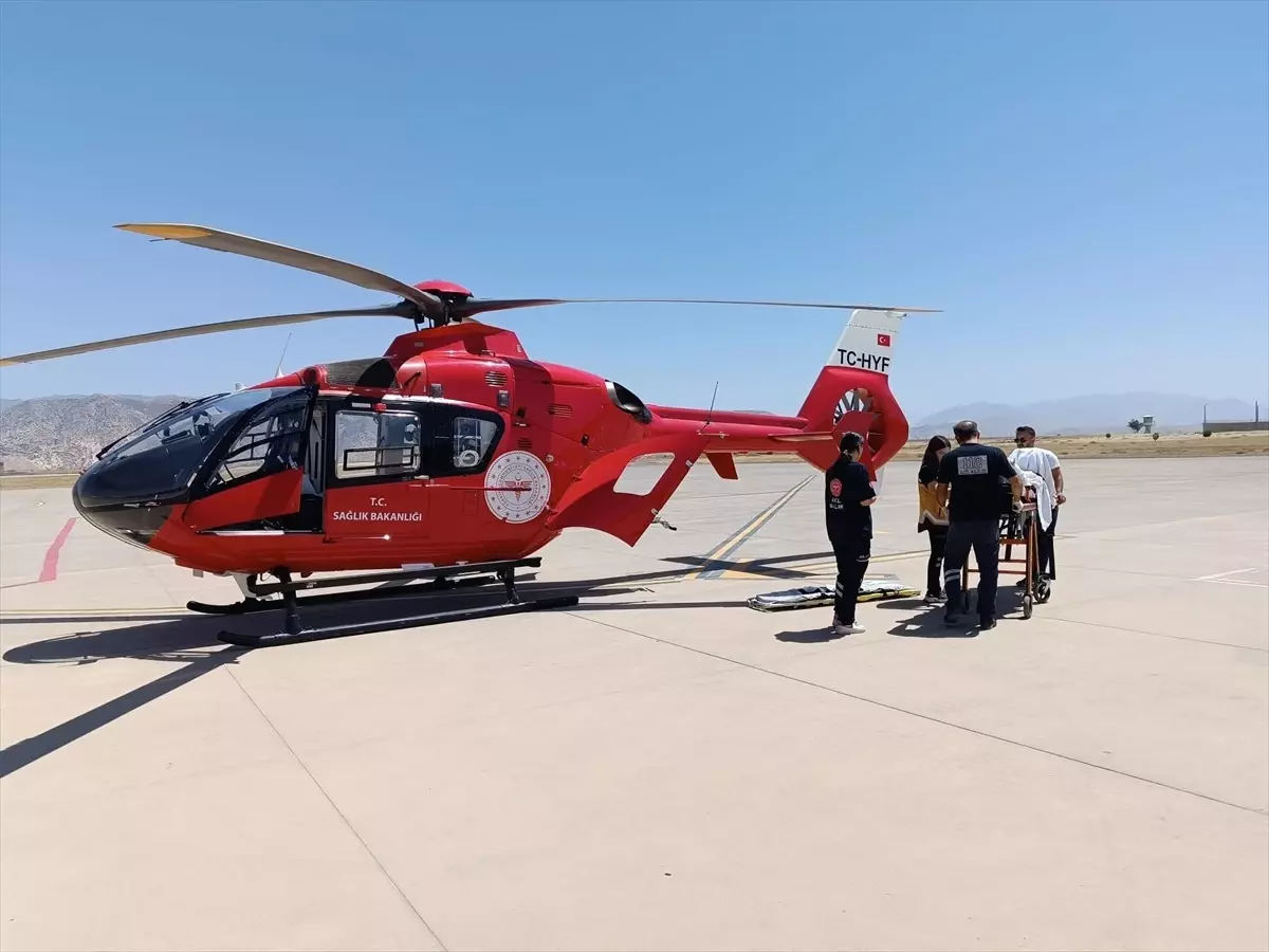 Cizre\'den Şanlıurfa\'ya Helikopterle Hasta Nakli
