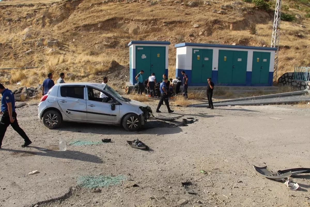 Şırnak\'ta Trafik Kazası: Anne ve Bebek Yaralandı