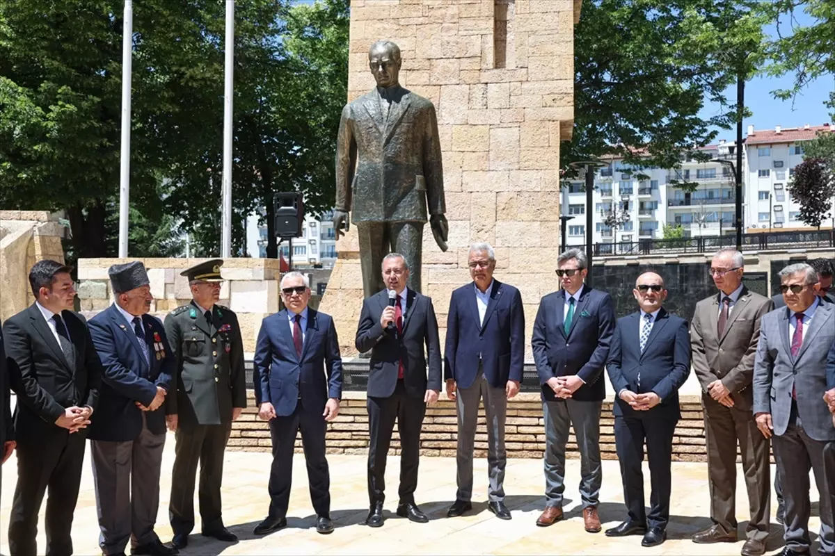 Cumhuriyet Meydanı\'nda Anıt Tanıtım Programı