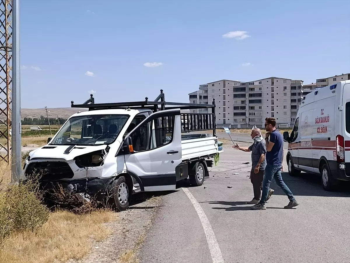 Şarkışla\'da Kaza: 6 Yaralı
