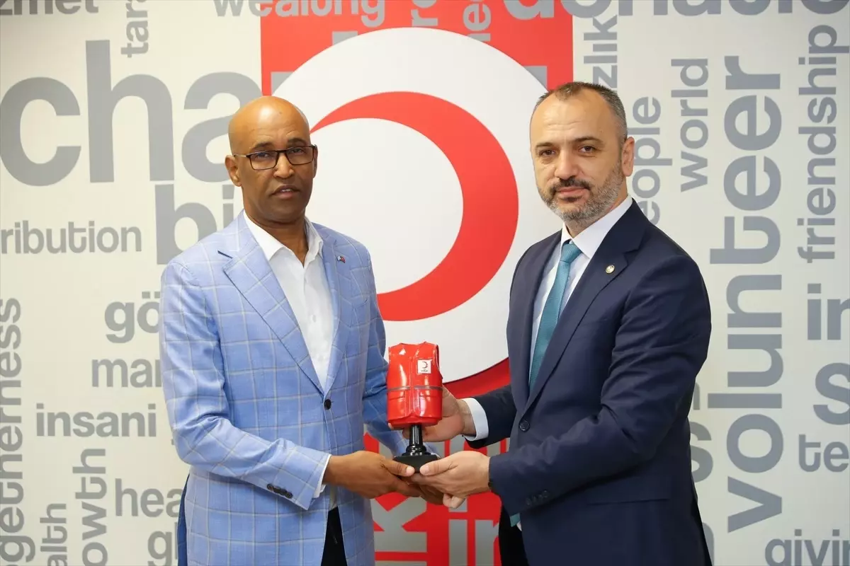 Somali Büyükelçisi\'nden Türk Kızılay\'a Kurban Vekaleti