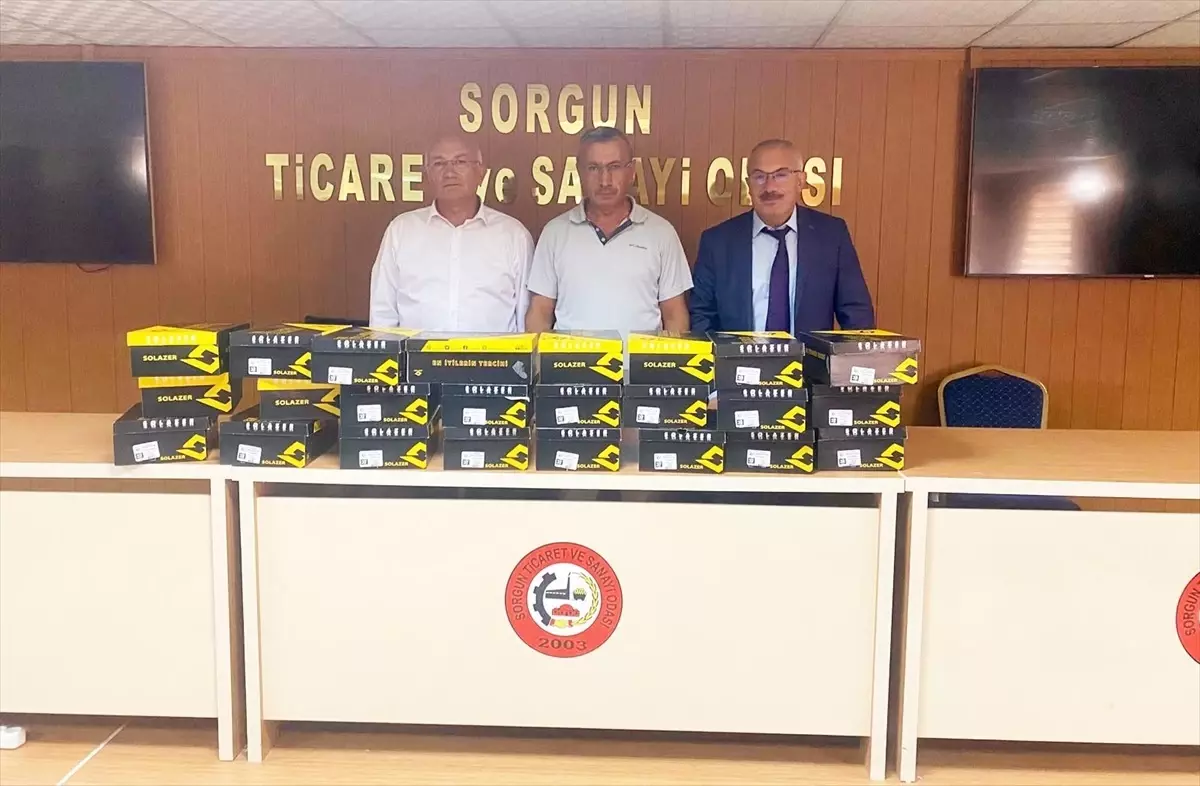 Sorgun TSO\'dan Öğrencilere Ayakkabı Desteği