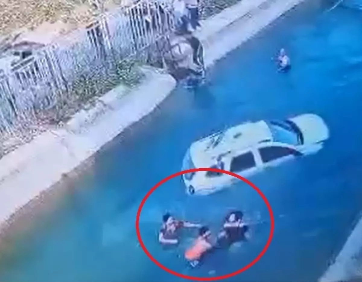 Adana\'da Sulama Kanalına Düşen Cip Mucizevi Şekilde Kurtarıldı