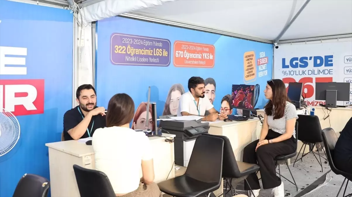 Sultangazi\'de üniversite öğrencilerine yol gösteren tercih merkezi
