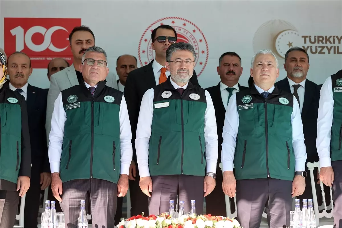 Tarım ve Orman Bakanı Yumaklı Sivas\'ta temel atma töreninde konuştu Açıklaması