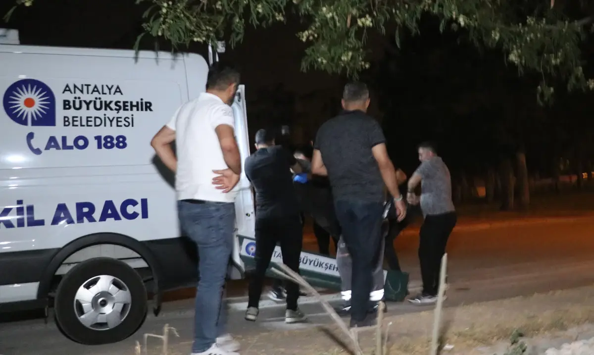 Baba, Oğlunu Bıçaklayarak Öldürdü