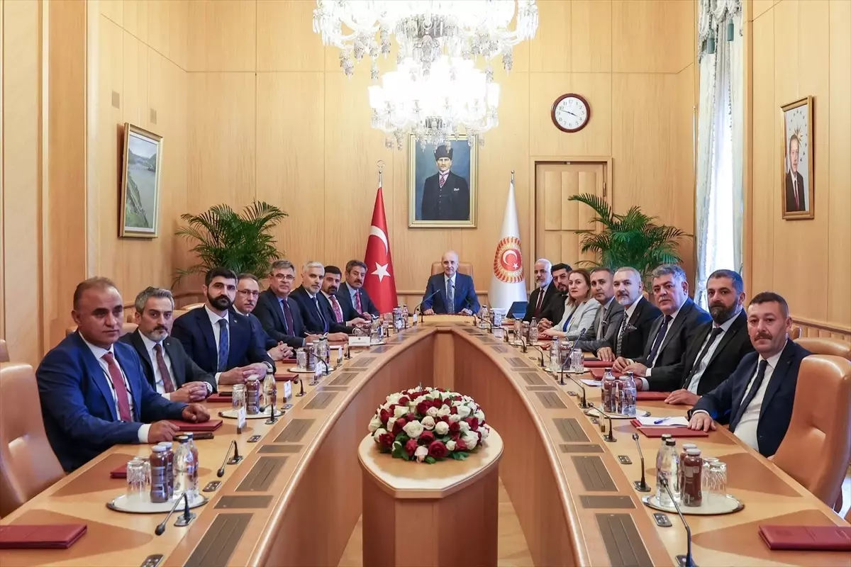 Kurtulmuş, Baro Başkanlarıyla Bir Araya Geldi