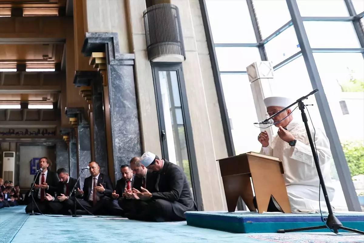 TBMM Başkanı Kurtulmuş, Meclis Camii\'nde şehitler için düzenlenen Mevlid-i Şerif Programı\'na katıldı