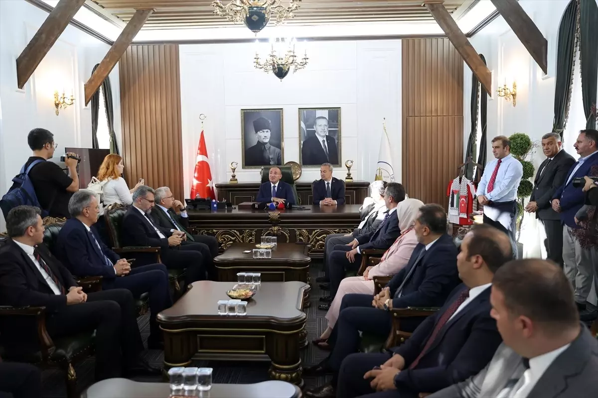 Bozdağ Sivas\'ta Ziyaretlerde Bulundu