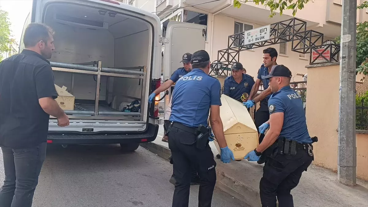 Çerkezköy\'de 5. Kattan Düşen Genç Hayatını Kaybetti