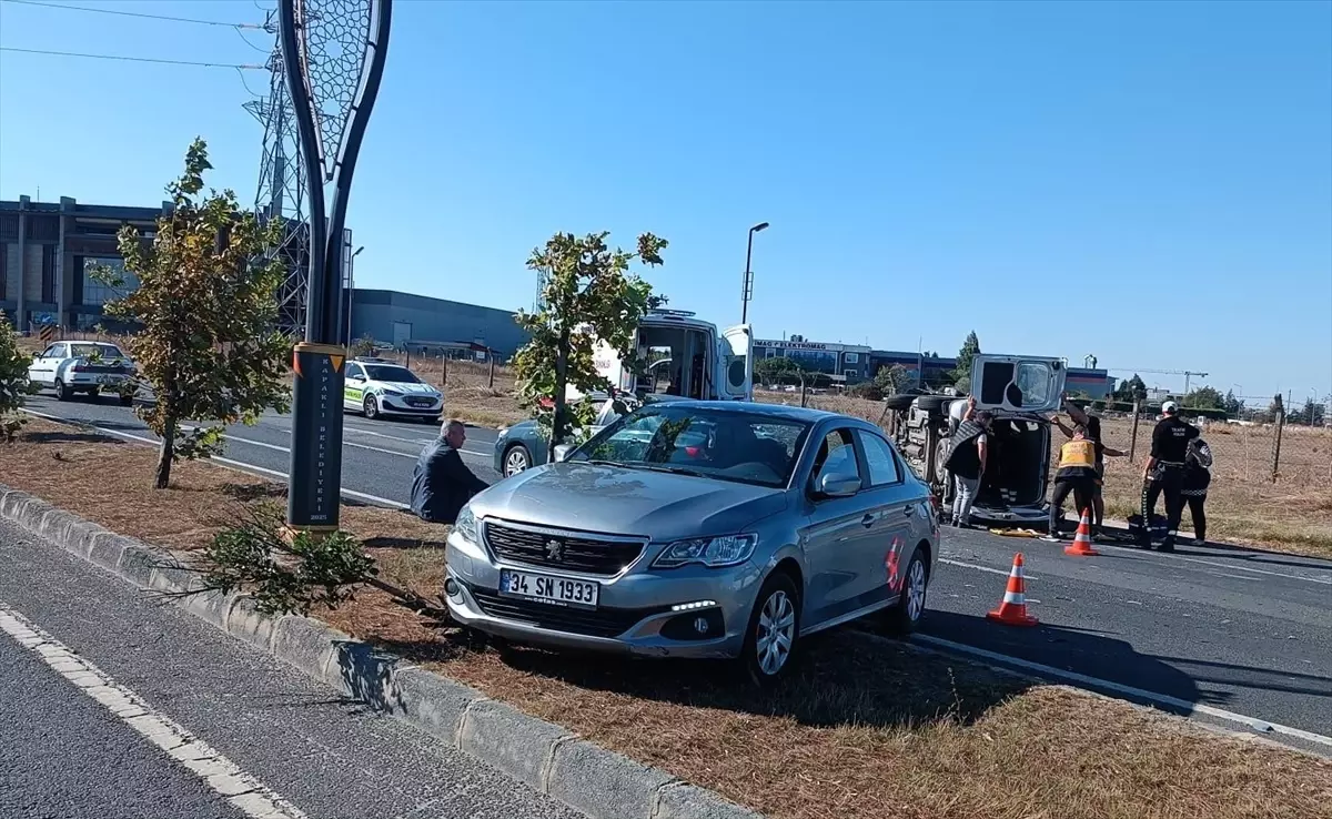 Kapaklı\'da Trafik Kazası: 3 Yaralı