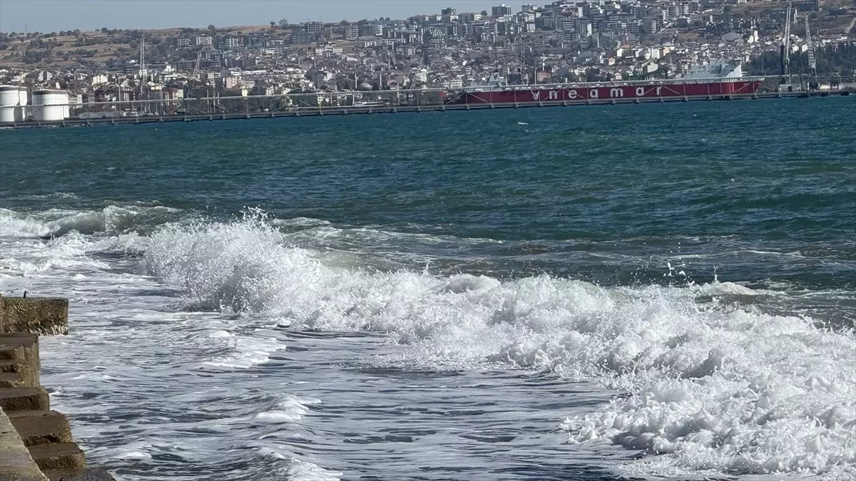 Poyraz Tekirdağ\'da Ulaşımı Olumsuz Etkiliyor
