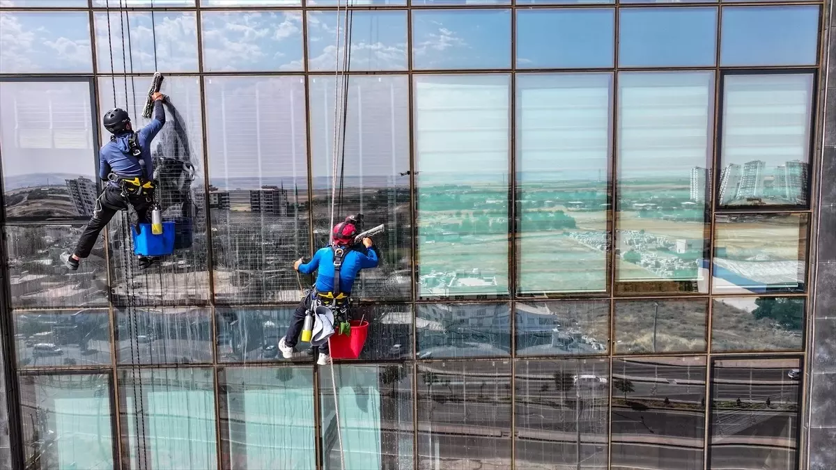 Batmanlı Gençlerin \'Örümcek Adam\' Hikayesi