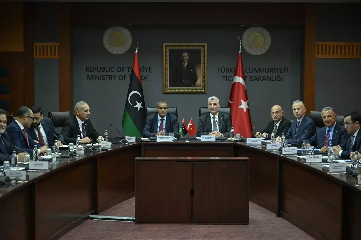 Ticaret Bakanı Bolat, Libya Ulaştırma Bakanı Şehubi ile görüştü Açıklaması