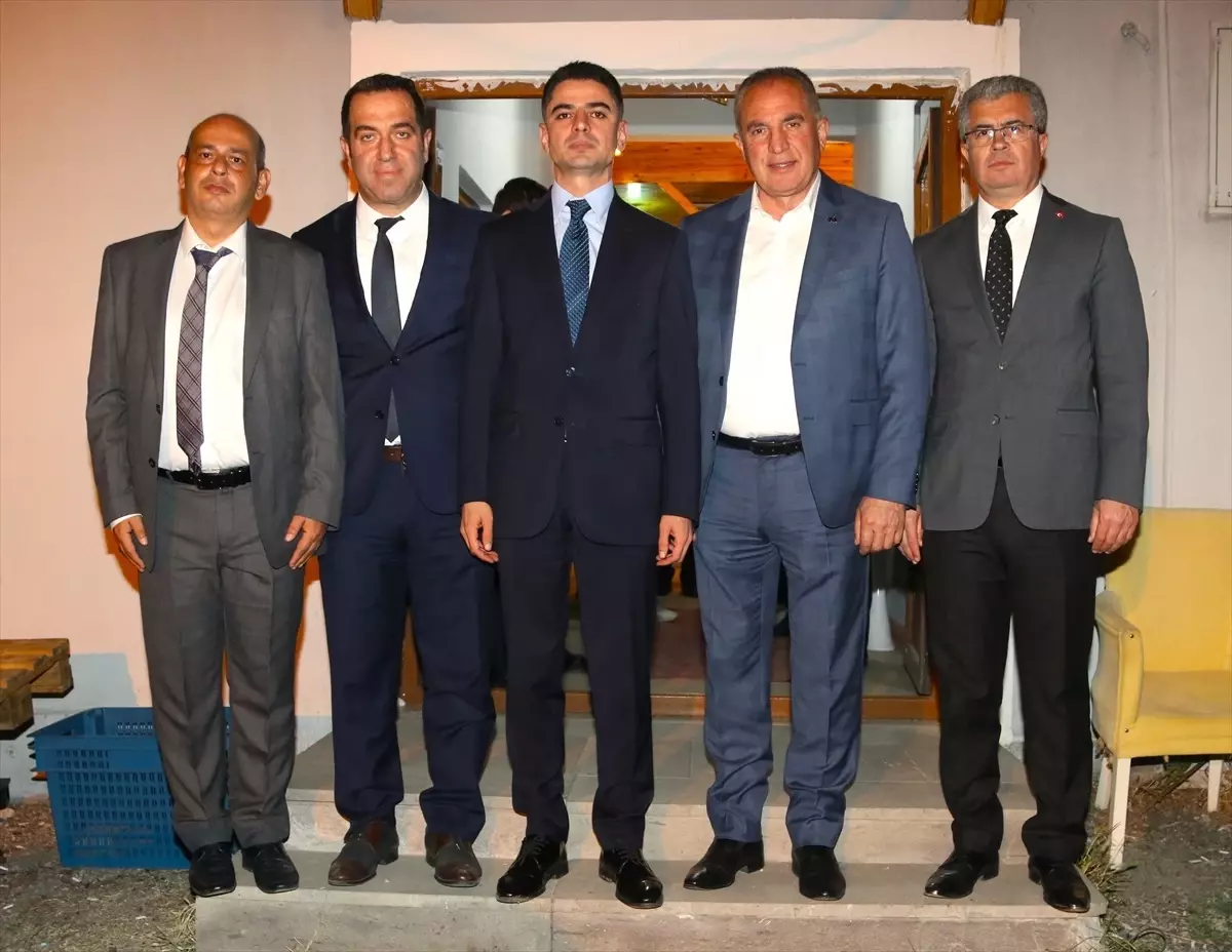 Levent Morkan\'a Veda Yemeği