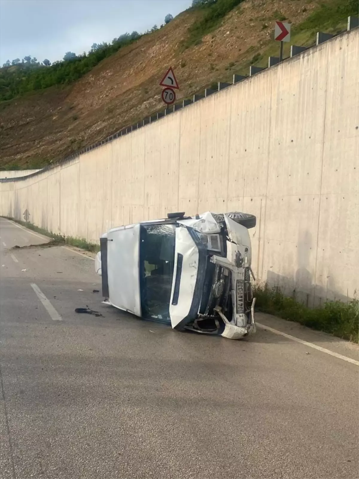 Tokat\'ta Minibüs Devrildi: 10 Yaralı