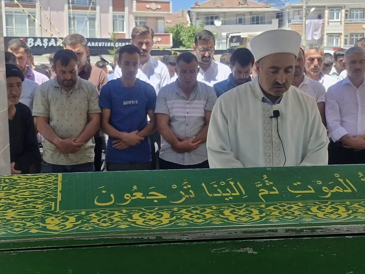 3 Yaşındaki Efe\'nin Cenazesi Defnedildi
