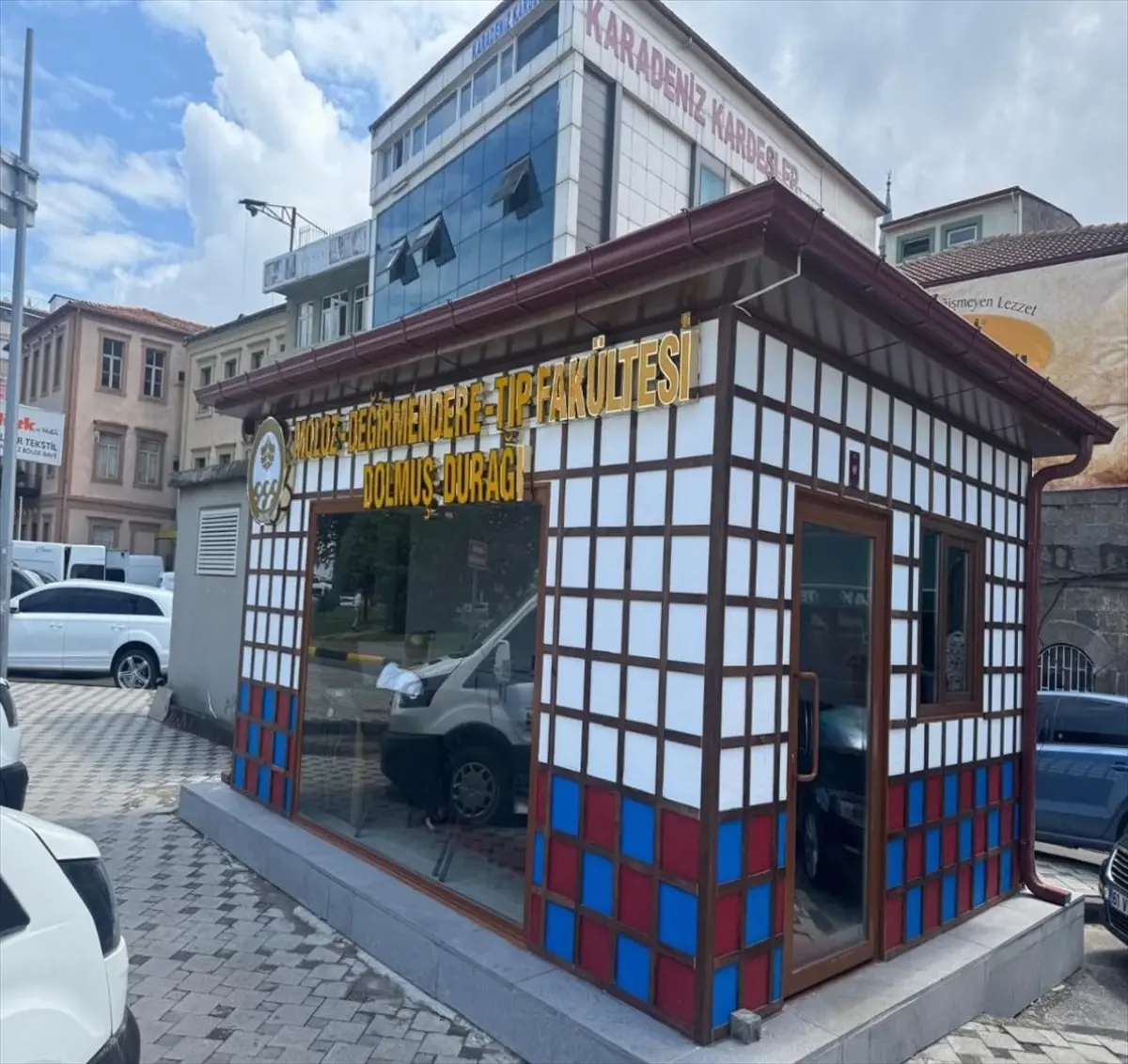 Trabzon\'da Taksi ve Dolmuş Durakları Yenileniyor