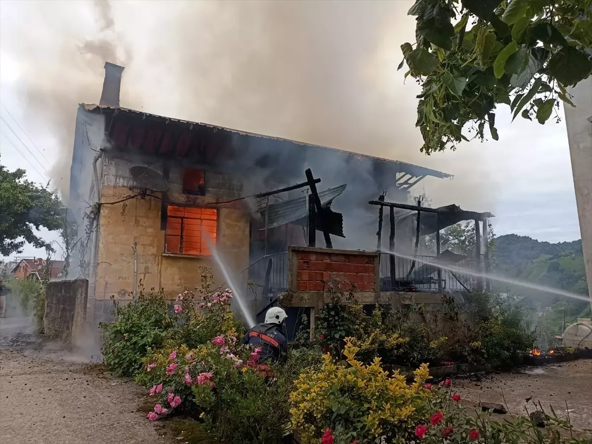 Of\'ta Yangın: 1 K kişi Dumandan Etkilendi