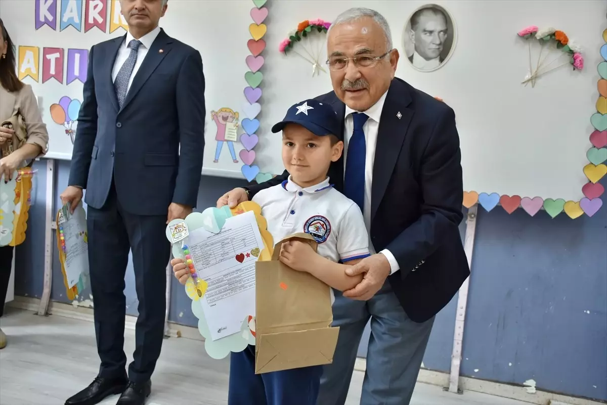 Trabzon ve çevre illerde öğrenciler karne heyecanı yaşadı