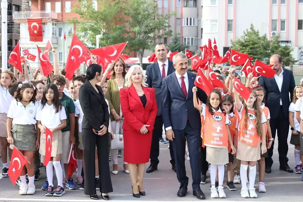 Yeni Eğitim Yılı Törenleri Coşkuyla Başladı