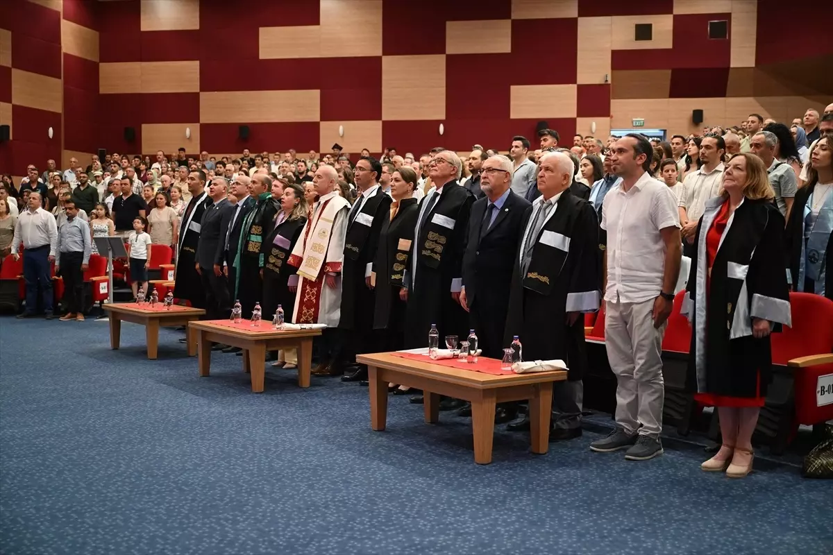 Trakya Üniversitesi Mezuniyet Töreni Düzenlendi