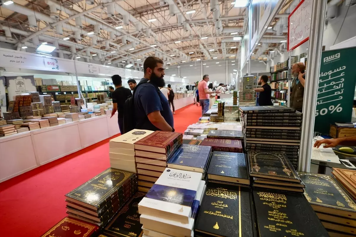 İstanbul\'da Arapça Kitap Fuarı Başladı