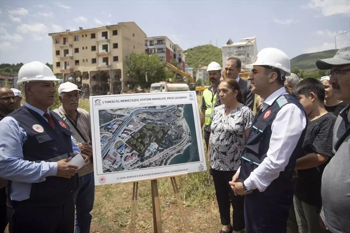 Tunceli\'de Depreme Dayanıksız Evler Yıkılıyor