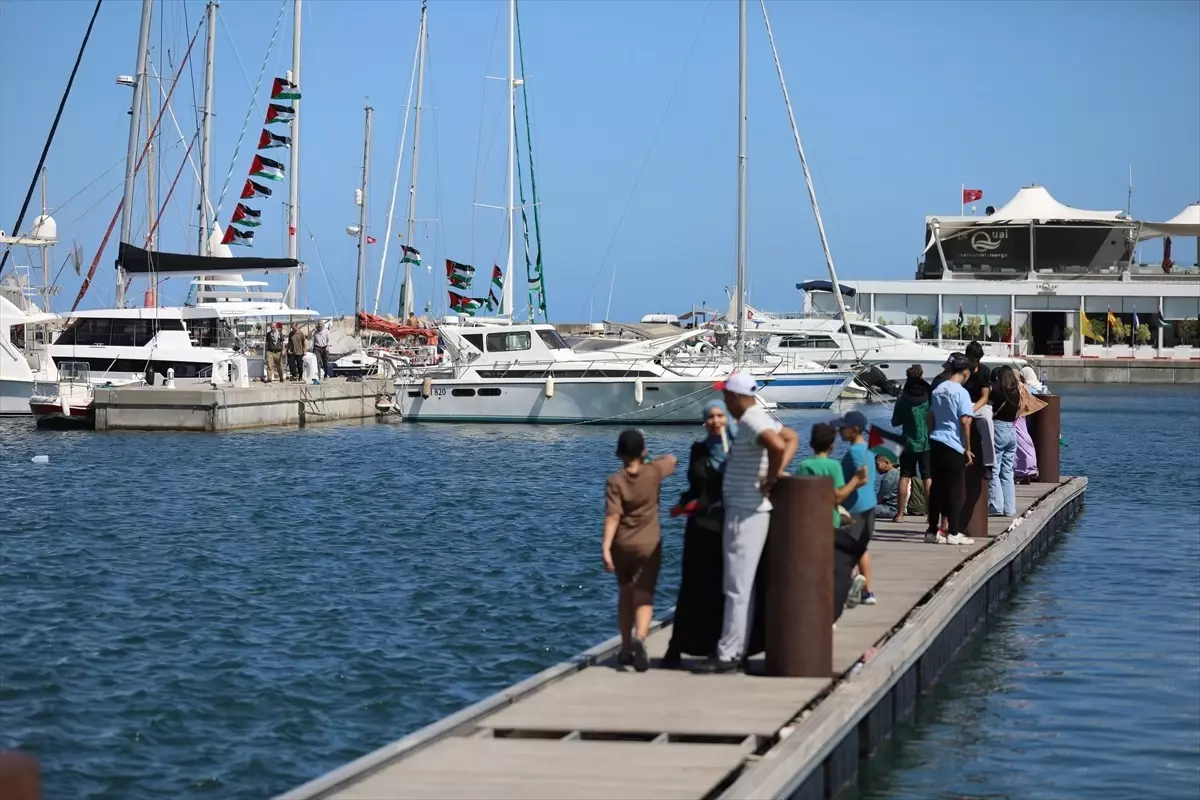 Küresel Sumud Filosu Gazze\'ye Gidişini Erteledi