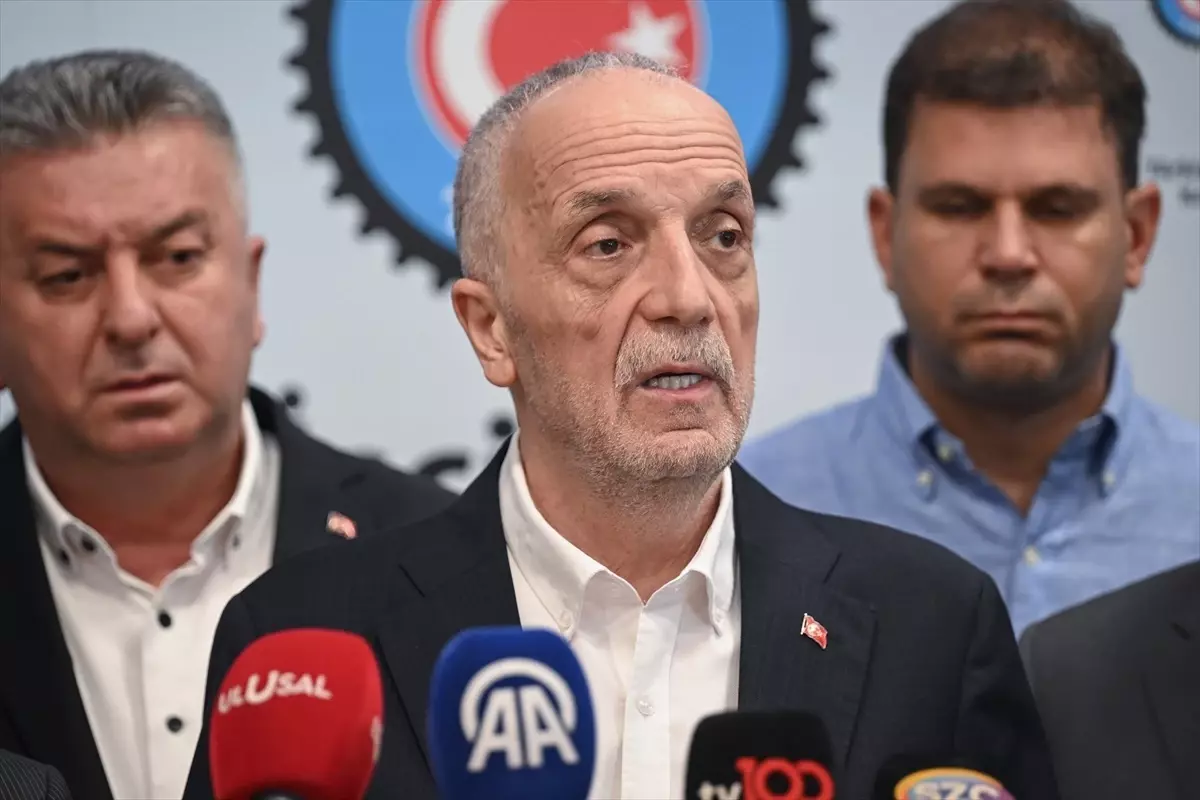TÜRK-İŞ\'ten Kamu İşçileri İçin Eylem Uyarısı