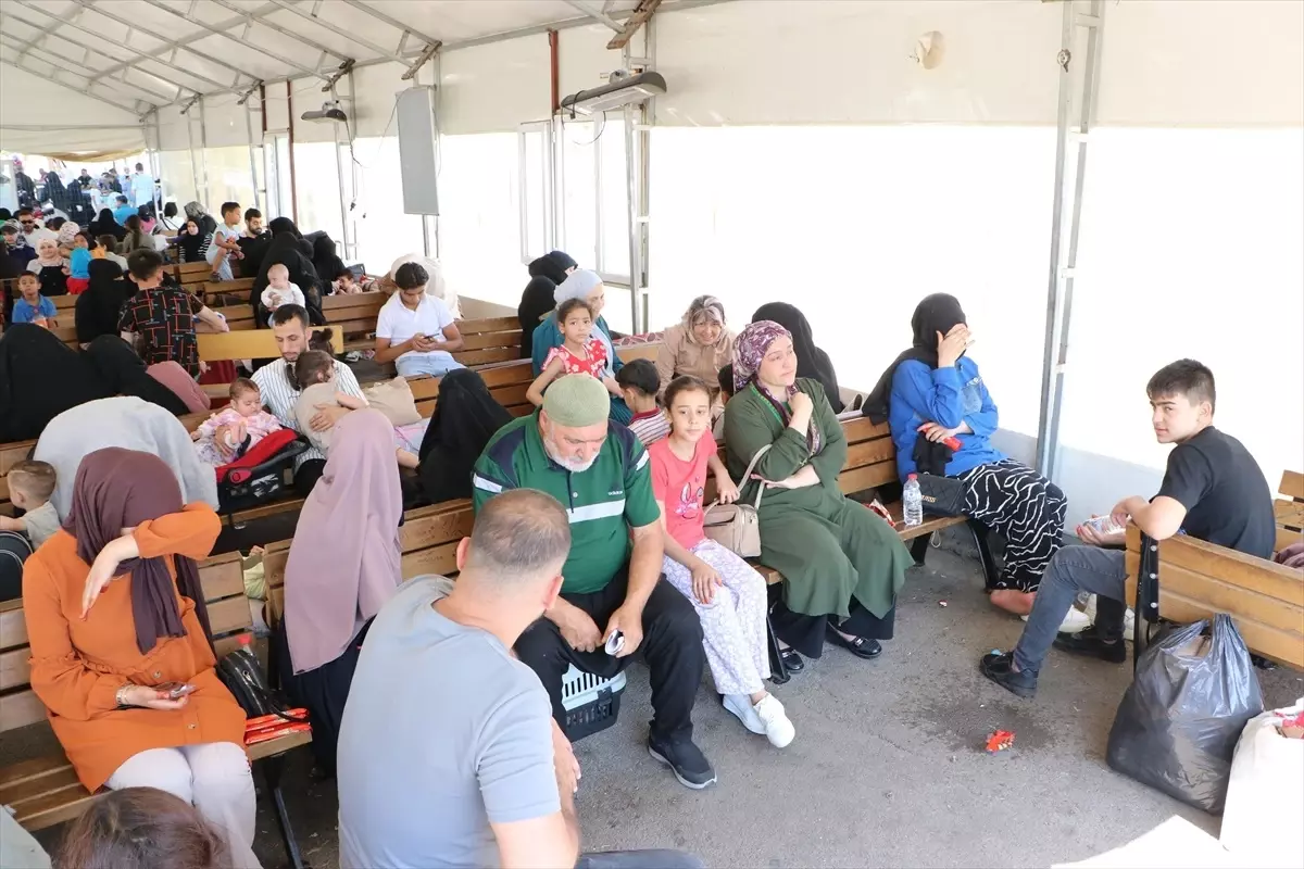 Suriyelilerin Ülkesine Dönüşü Hızlandı