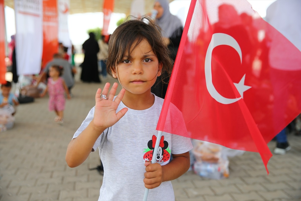 Suriyelilerin Ülkesine Gönüllü Dönüşü Başladı