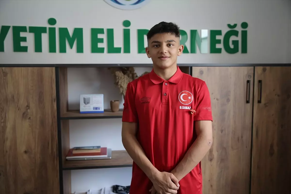 Niğdeli Güreşçi Doğan Sabaz Altınla Ödüllendirildi