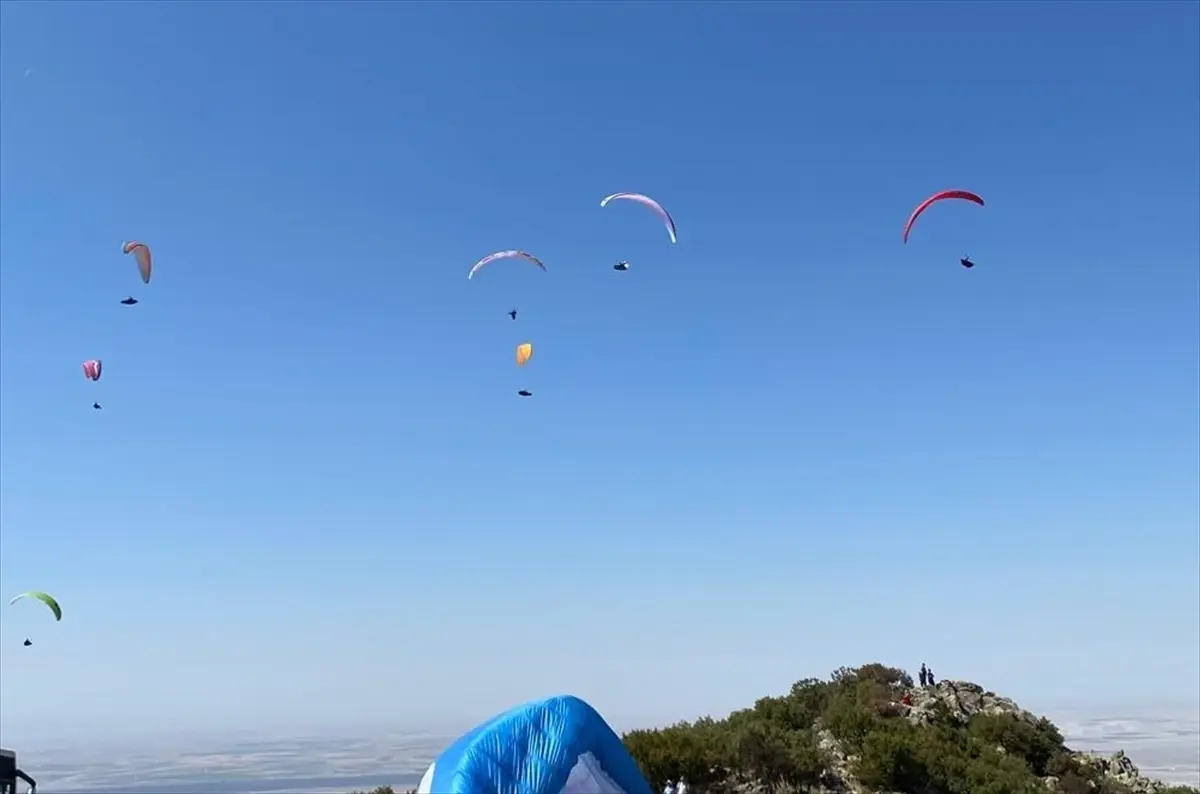 Yamaç Paraşütü Şampiyonası Konya\'da
