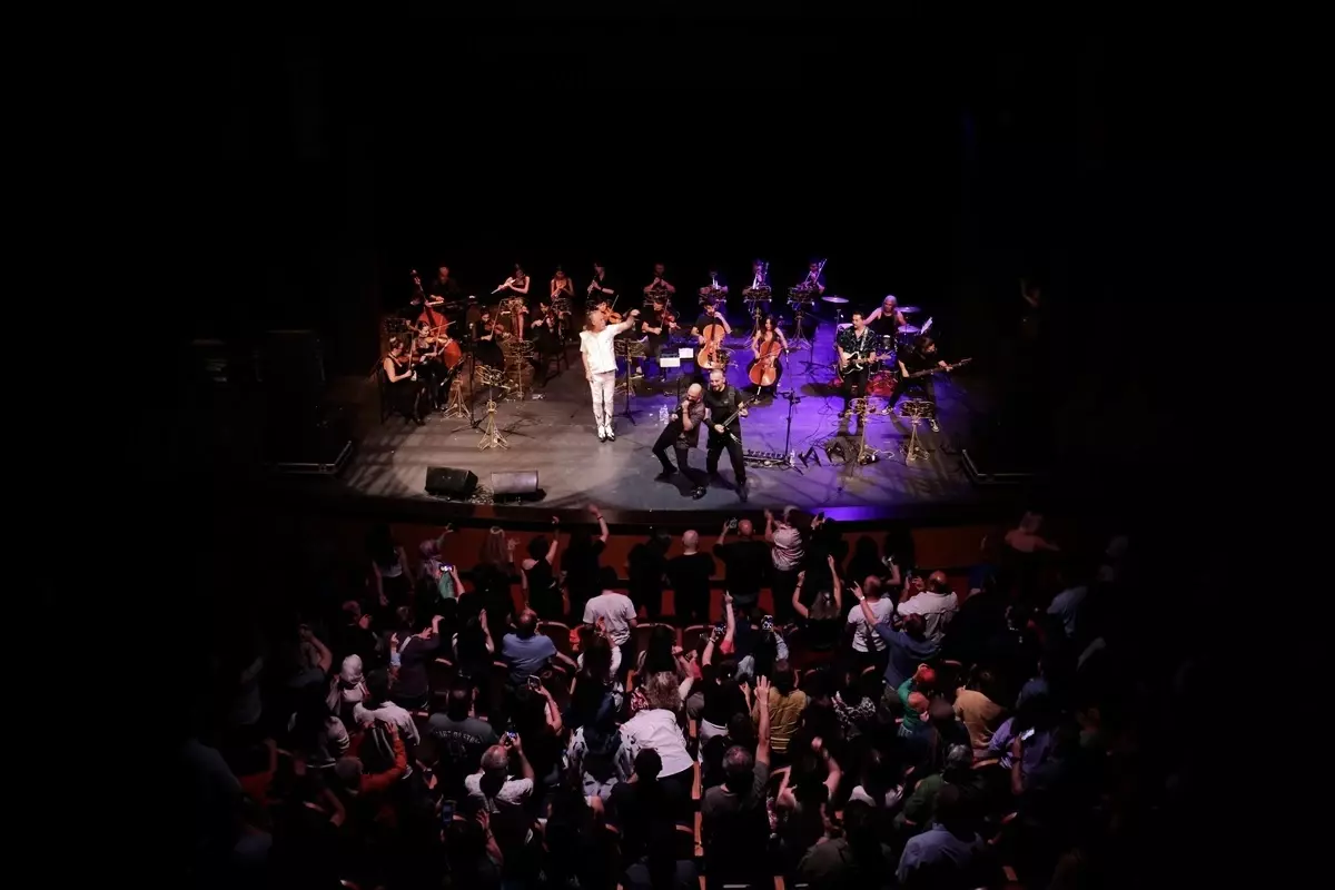 Uçan Şef\'in Senfonik Rockı