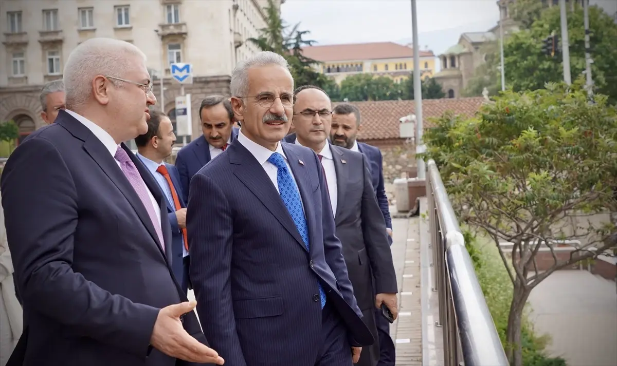 Ulaştırma ve Altyapı Bakanı Uraloğlu, Bulgaristan Başbakanı Jelyazkov ile görüştü