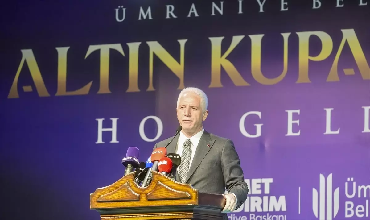 Ümraniye Belediyesi, "Altın Kupa Gecesi" etkinliği düzenledi