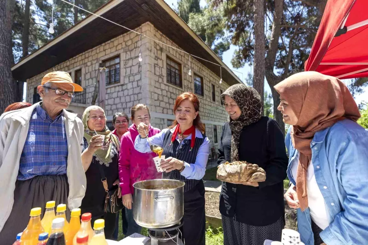 Mersin\'de Üretici Kadınlara Kooperatifleşme Eğitimi