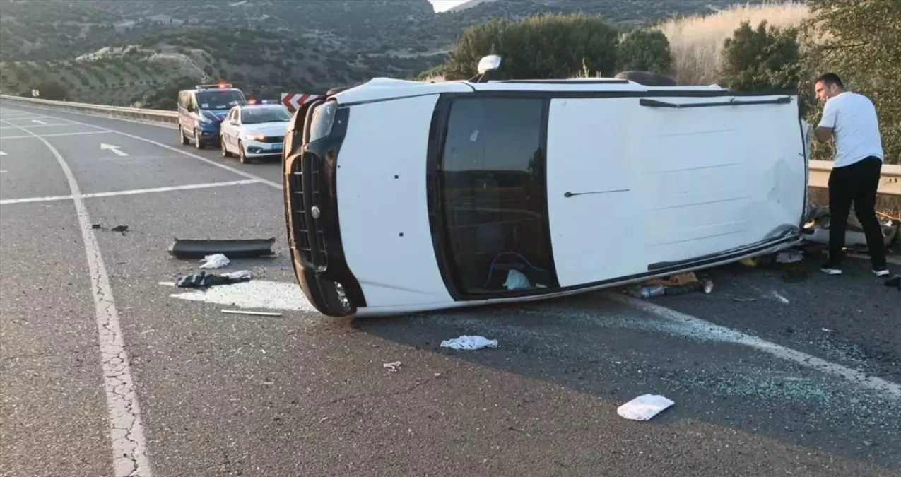 Uşak\'ta Trafik Kazası: 1 Ölü, 4 Yaralı