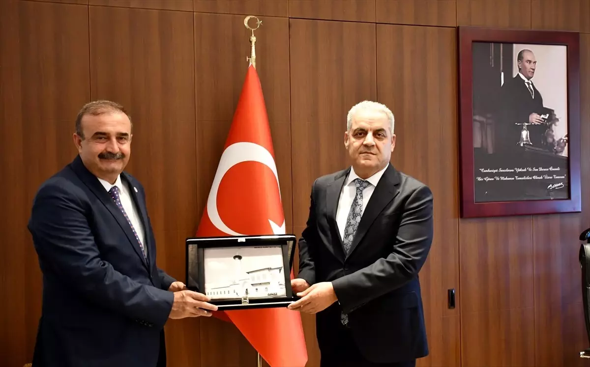Uyuşmazlık Mahkemesi Başkanı Çelikkol\'u Ziyaret Etti