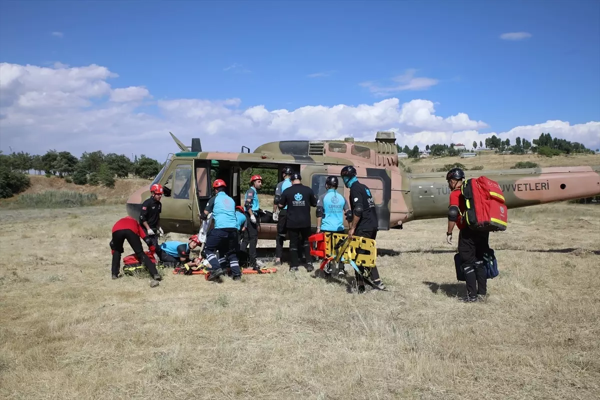Erciş\'te Helikopter Kazası Tatbikatı