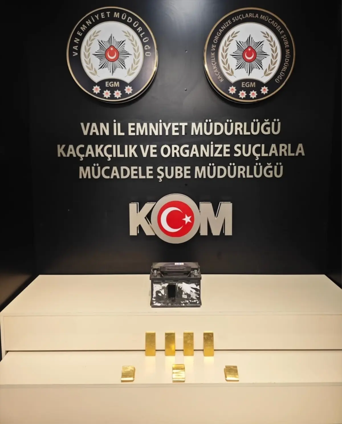 Van\'da Kaçakçılık Operasyonu: 7 kg Altın Ele Geçirildi