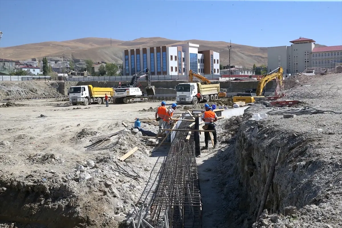 Van\'da 800 Yataklı Şehir Hastanesi İnşaatı Devam Ediyor
