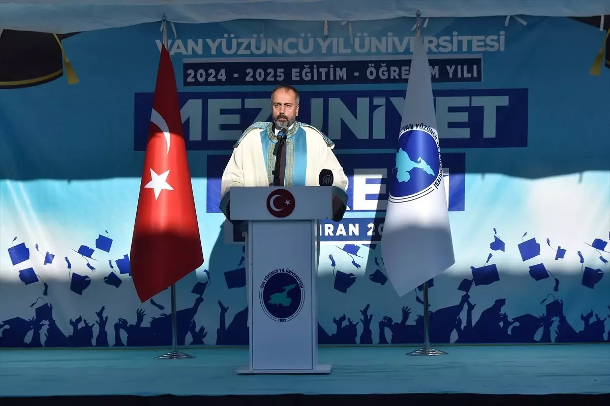 YYÜ\'de Mezuniyet Coşkusu