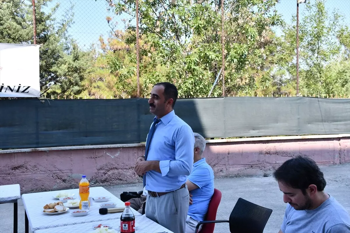 Vezirköprü Anadolu Lisesi\'nde Mezunlar Buluşması