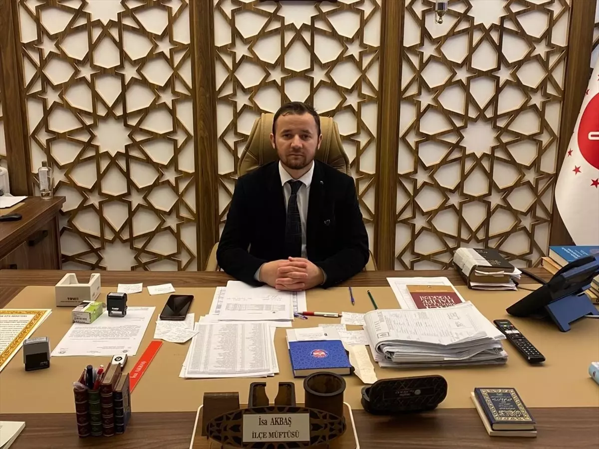 Yağlıdere\'nin Yeni Müftüsü İsa Akbaş Göreve Başladı